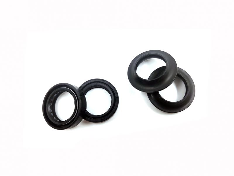 CT70 Conventional Fork Fork Seal and Wiper Kit (42mm X 30mm X 10.5mm)